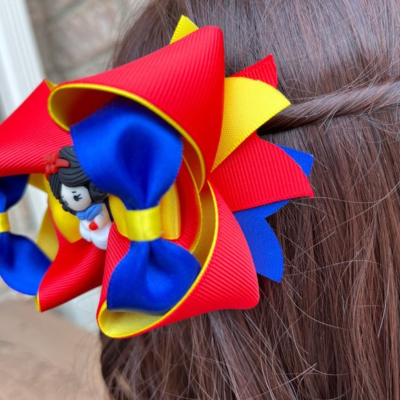 Handmade Disney Princess Snow White 'Bows Party' Hair Bow Clip for girls - Picture 7 of 9